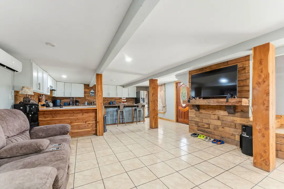 4155 Oakwood Road — photo 8
