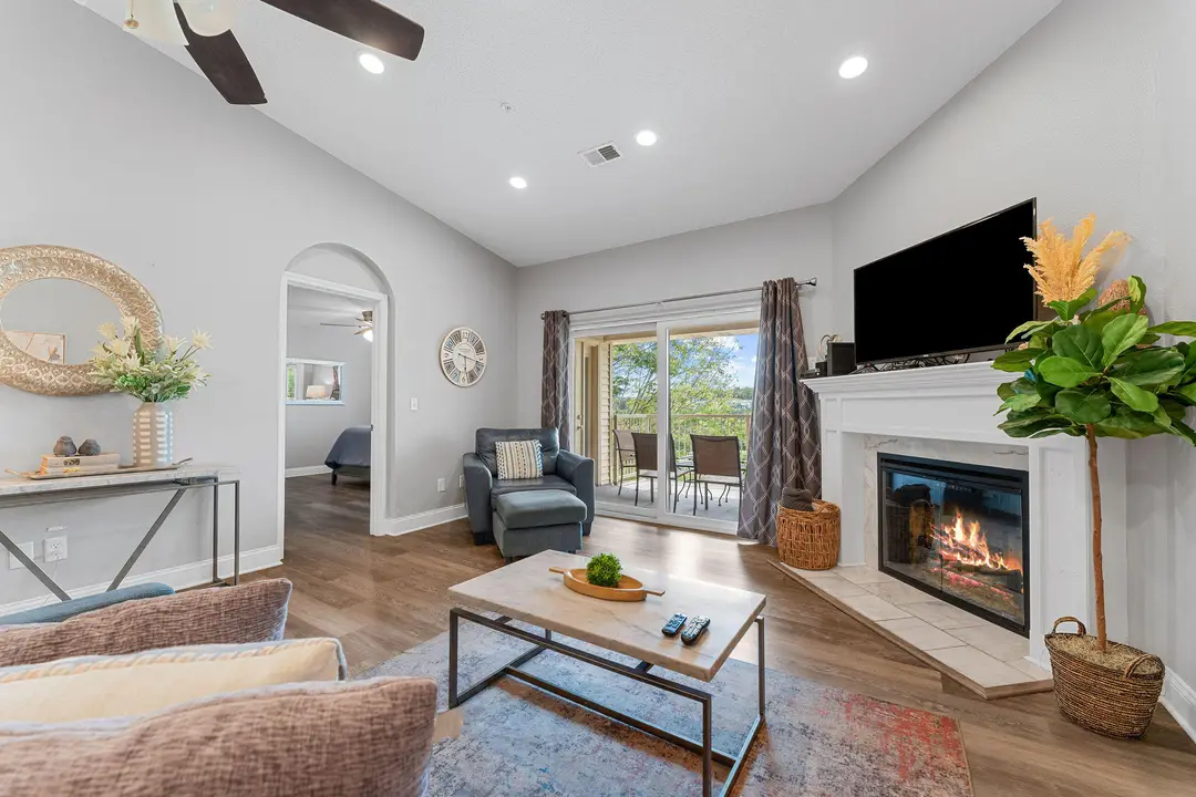350 S Wildwood Drive — photo 1
