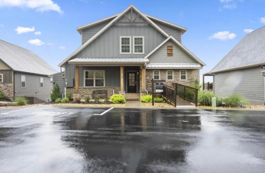 270 Chateau Cove Drive — photo 2