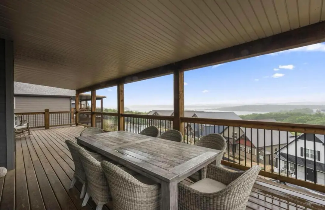 270 Chateau Cove Drive — photo 4