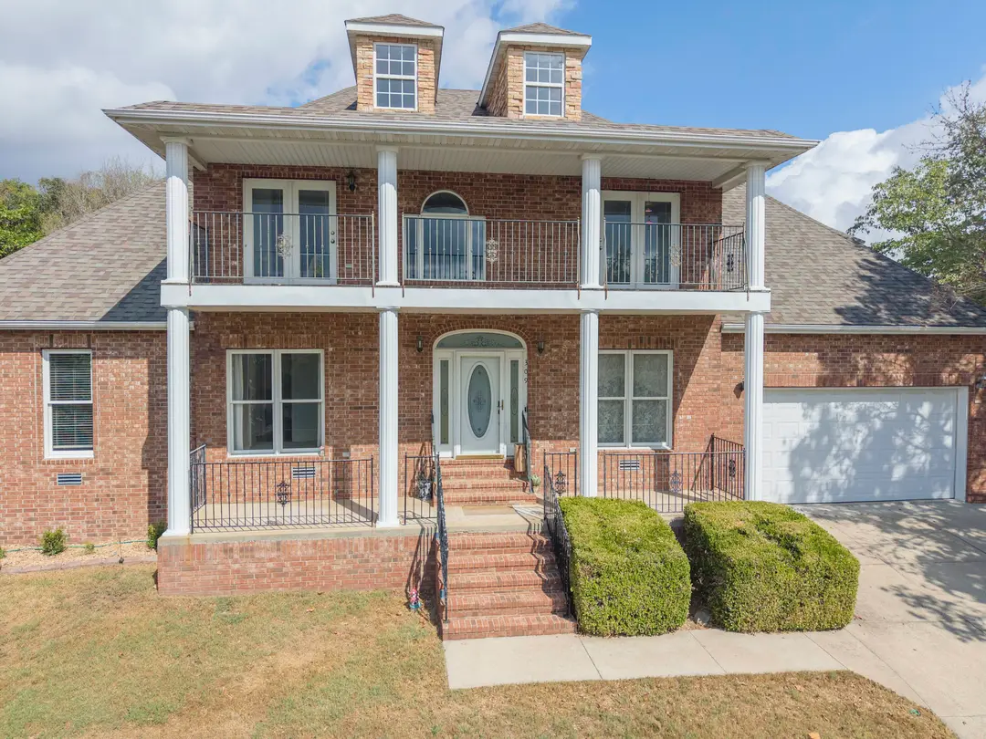 309 Summerwood Drive — photo 1