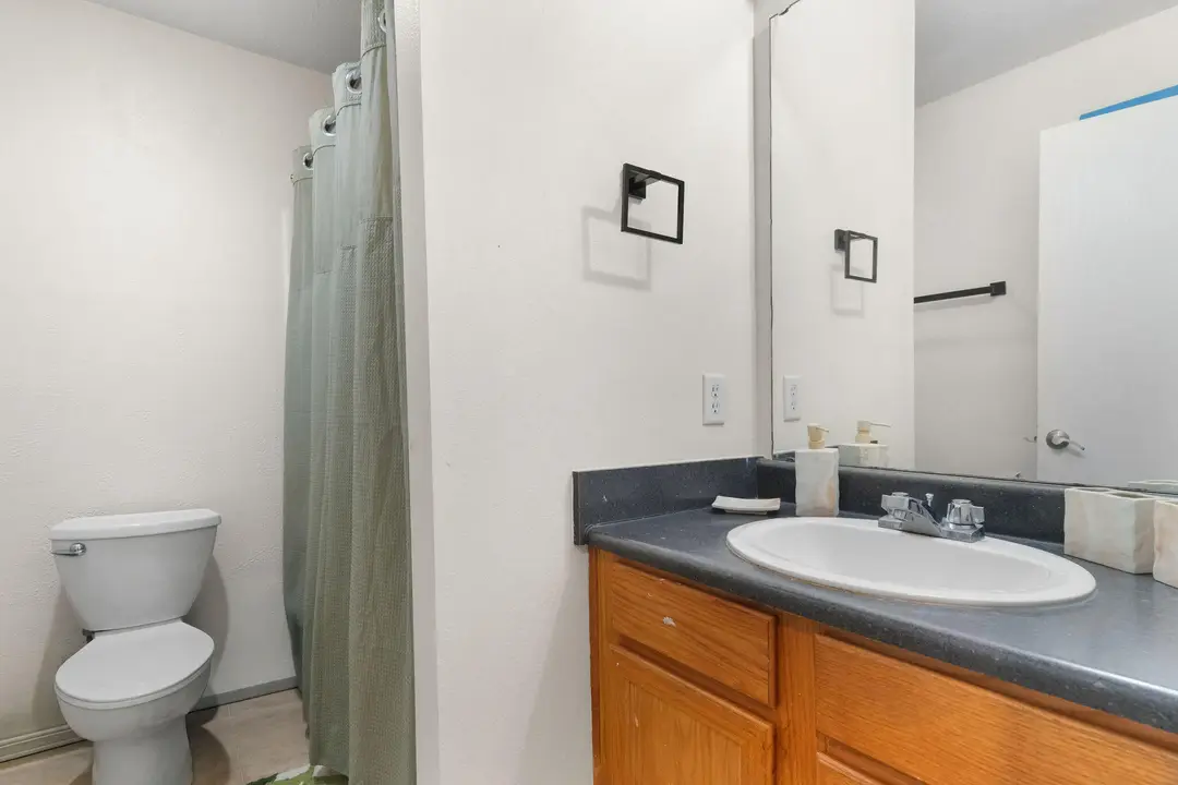 2919 Vineyards Parkway 10-2 — photo 17
