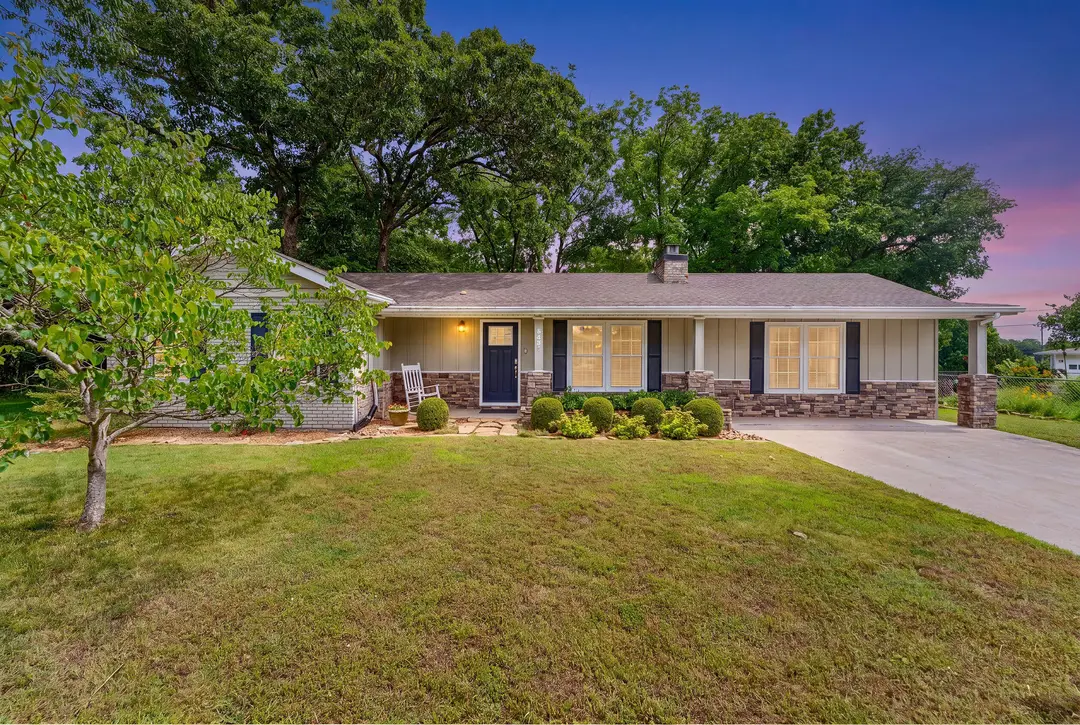 909 Cliff Drive — photo 1