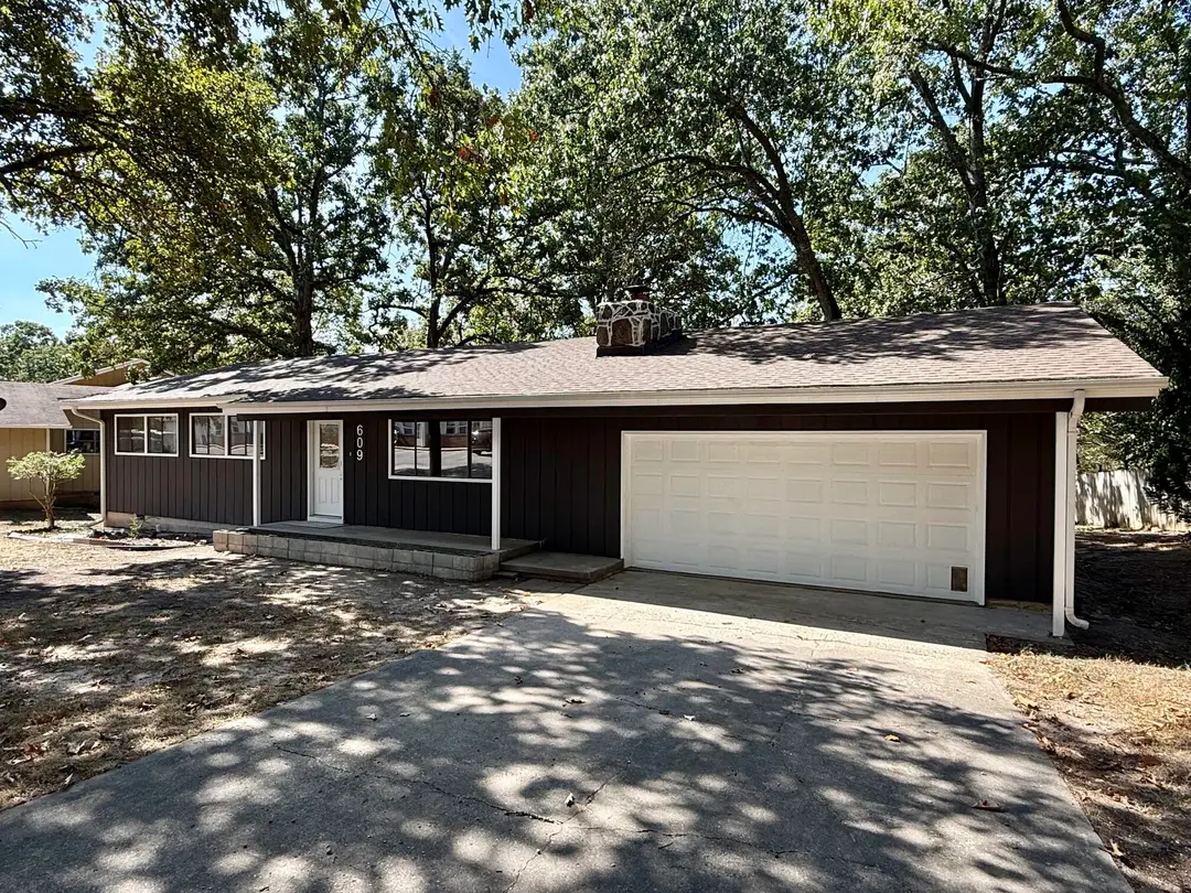 609 Knox Avenue — photo 1