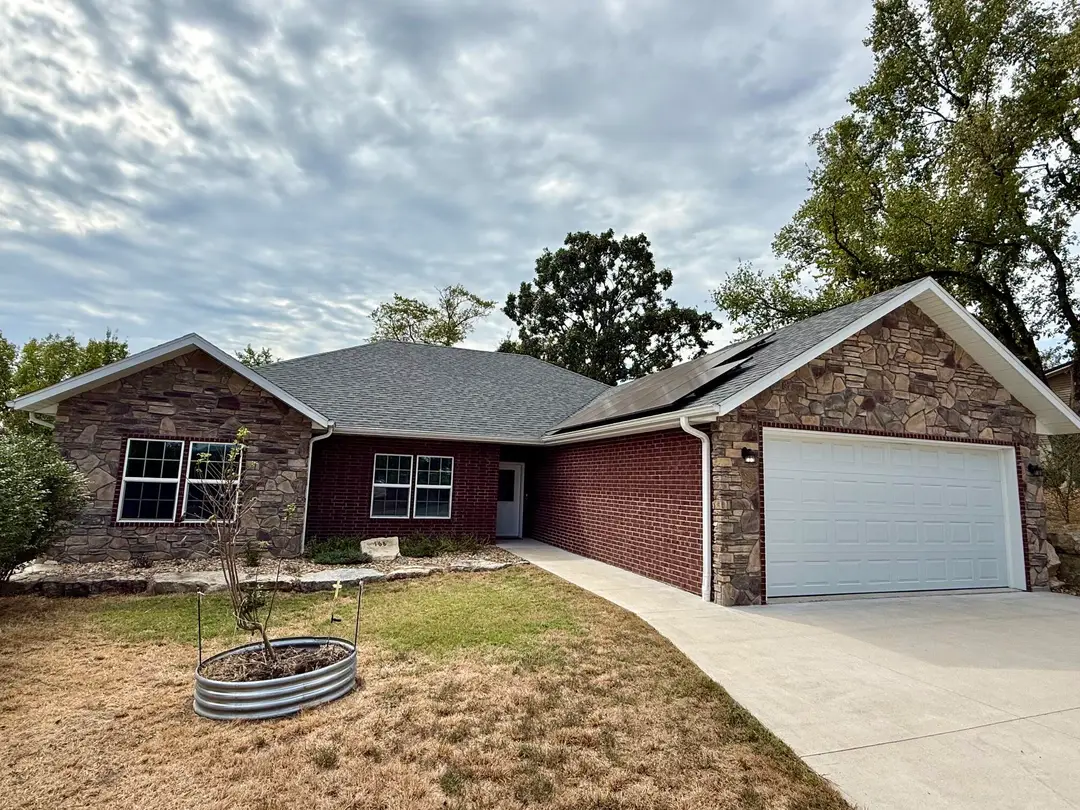 168 Crab Tree Lane — photo 1