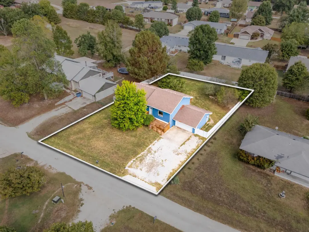 517 Arrowhead Circle — photo 1