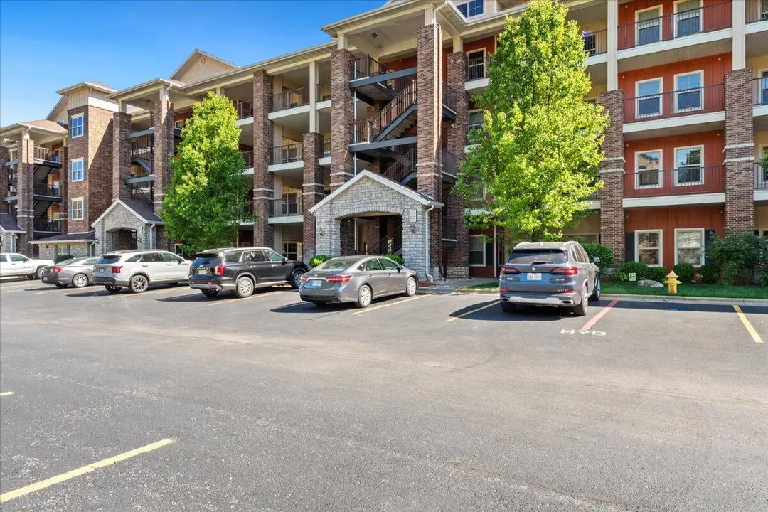 200 Majestic Dr Unit 408 — photo 1