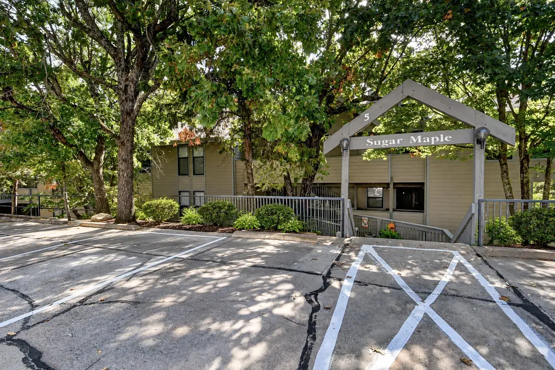 5 Treehouse Lane — photo 3