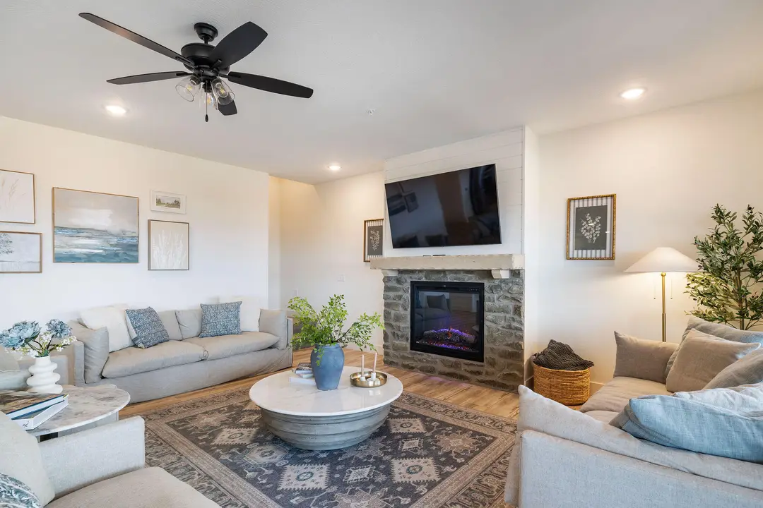 135 Frontier Way — photo 12