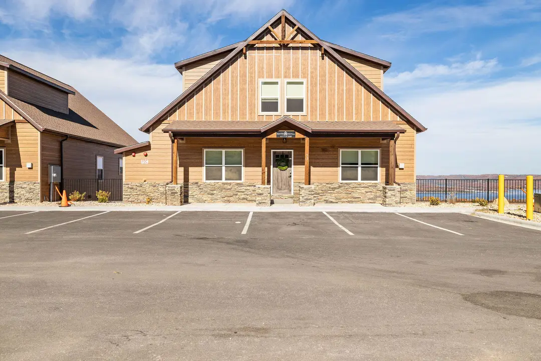 135 Frontier Way — photo 3