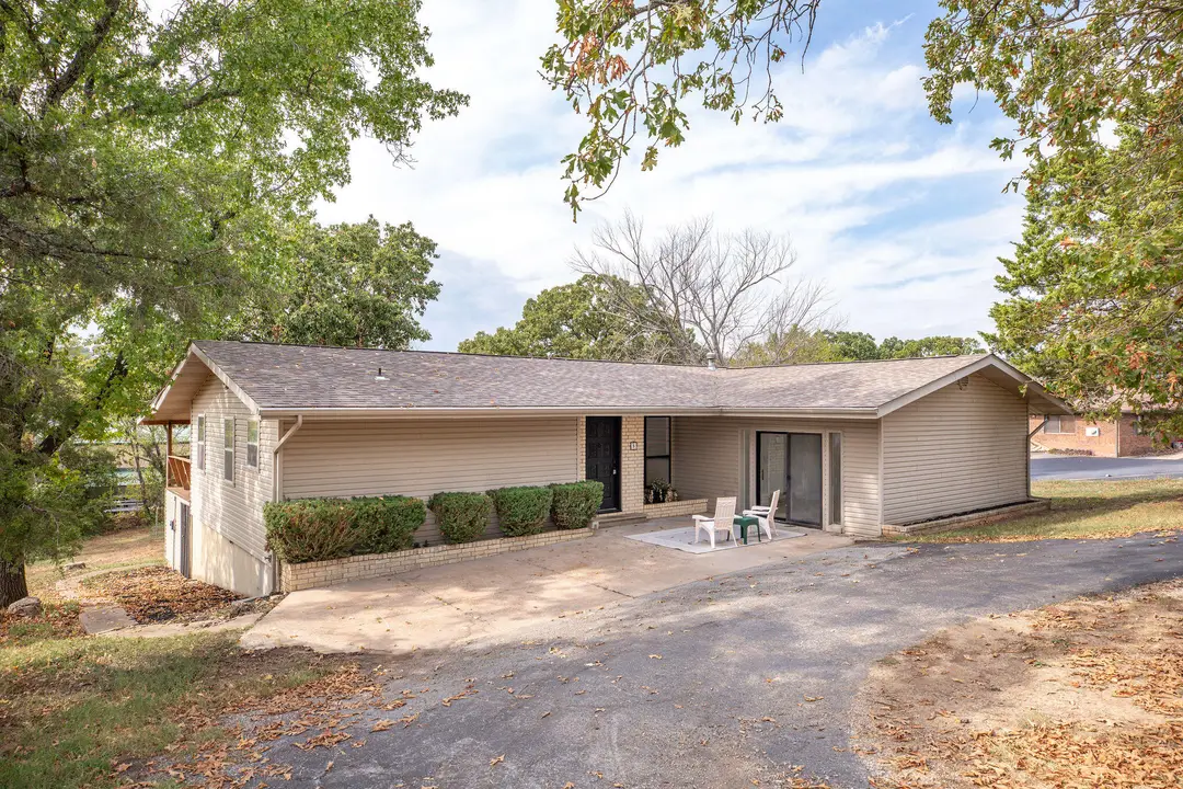 5 Woodland Avenue — photo 1