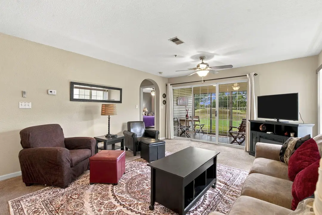 130 W Rockford Drive — photo 4