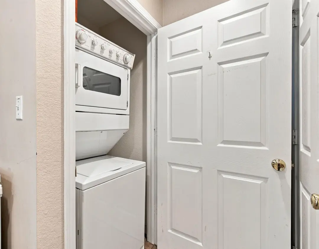 130 W Rockford Drive — photo 8