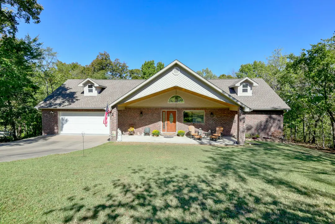 281 Queensberry Drive — photo 1