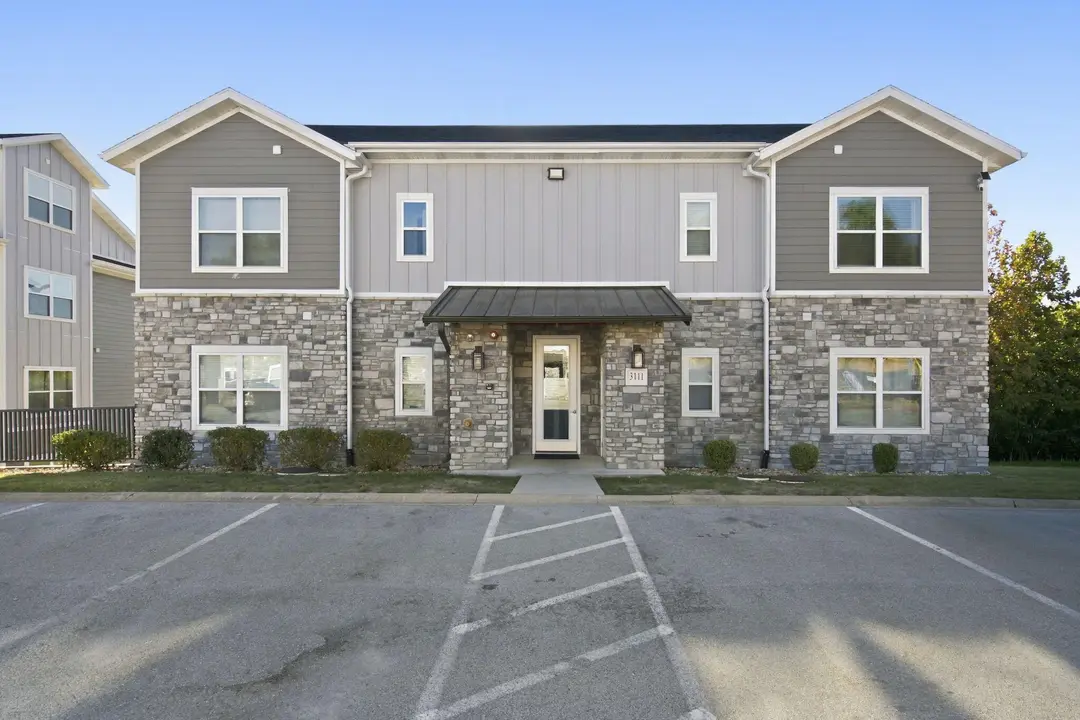 3111 S Vineyards Terrace — photo 2