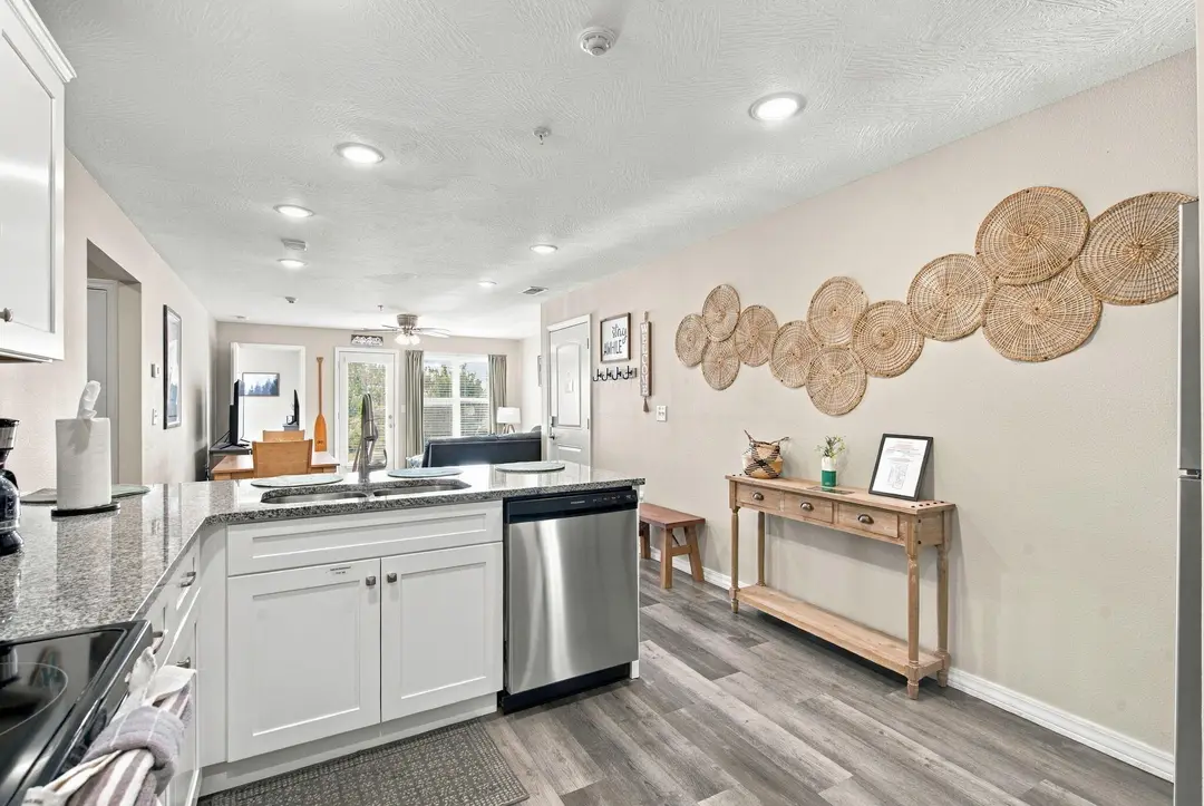 3111 S Vineyards Terrace — photo 5