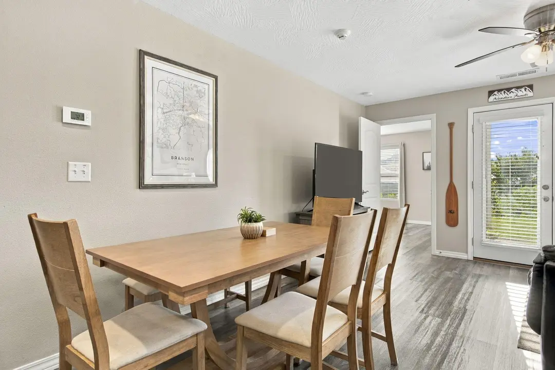 3111 S Vineyards Terrace — photo 7