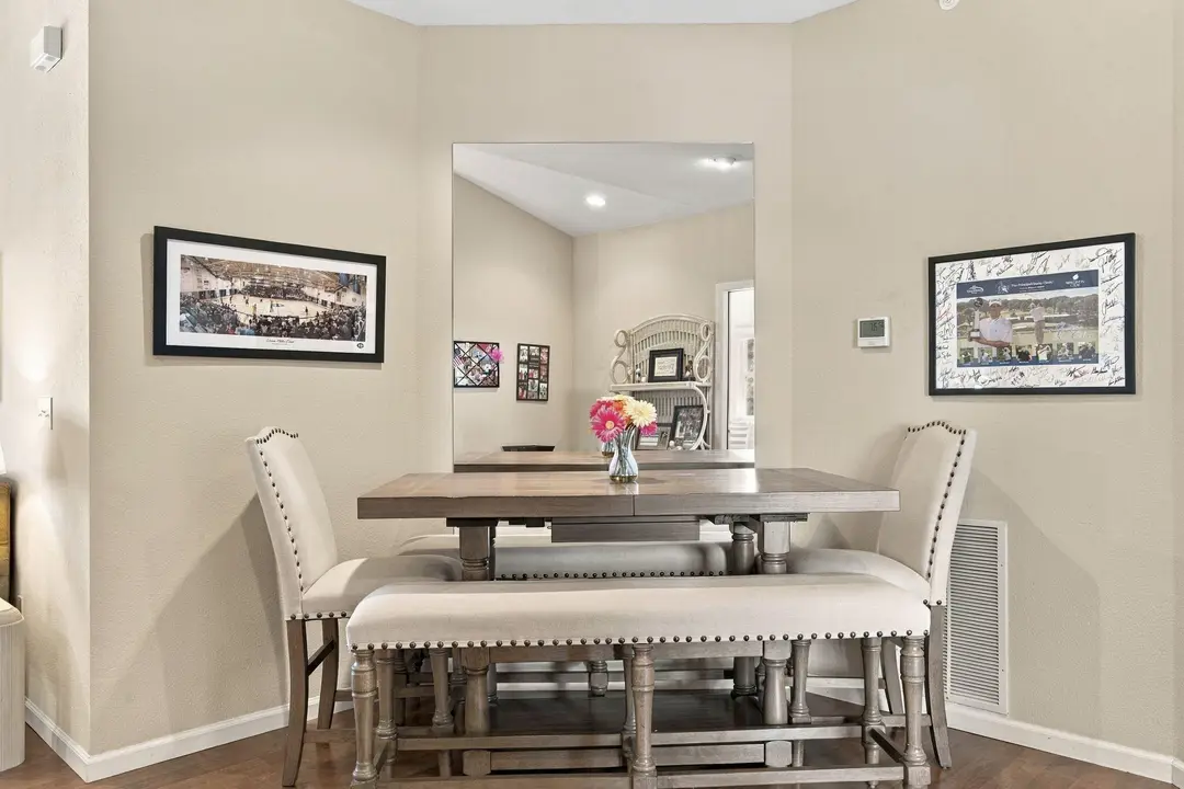 835 Fairview Street — photo 9
