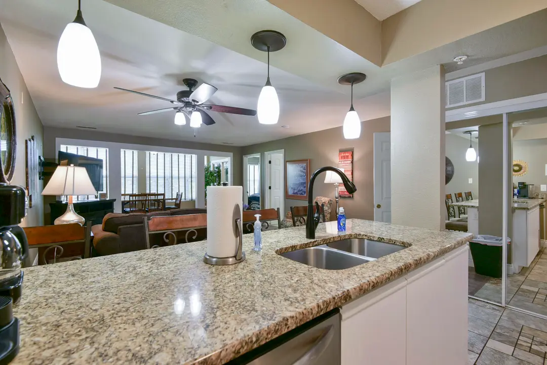 200 Golfview Drive — photo 2