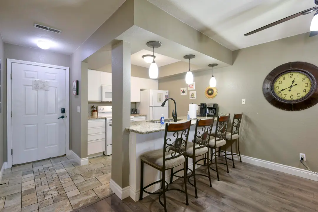200 Golfview Drive — photo 6
