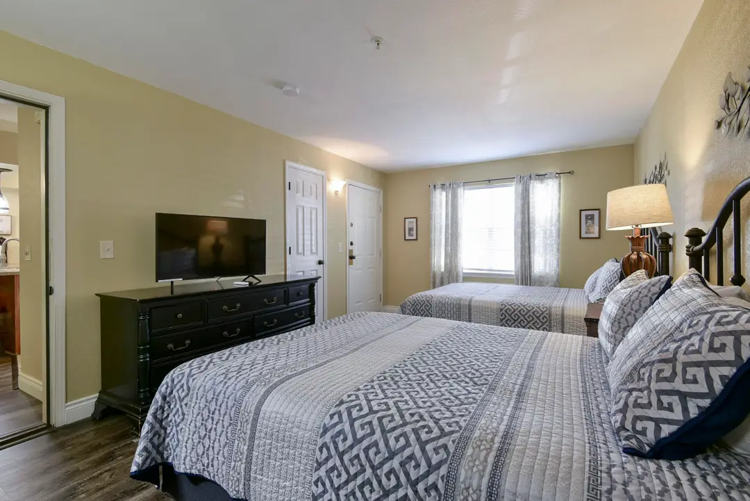 200 Golfview Drive — photo 12