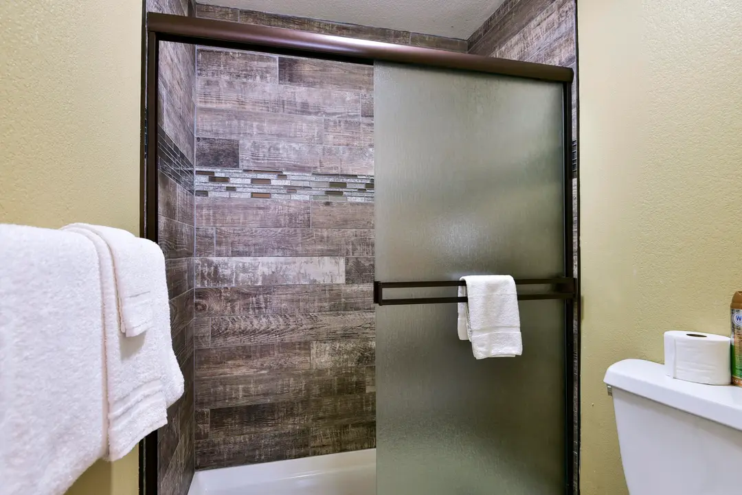 200 Golfview Drive — photo 13