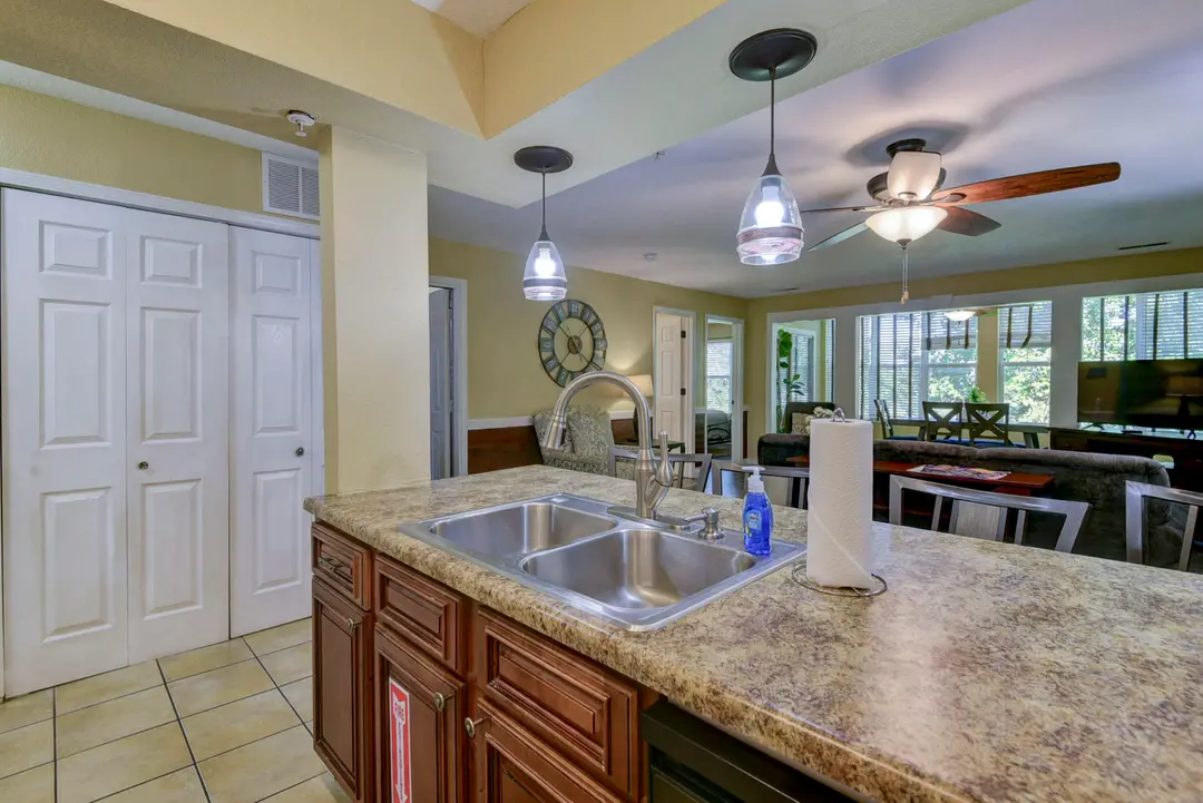 200 Golfview Drive — photo 4