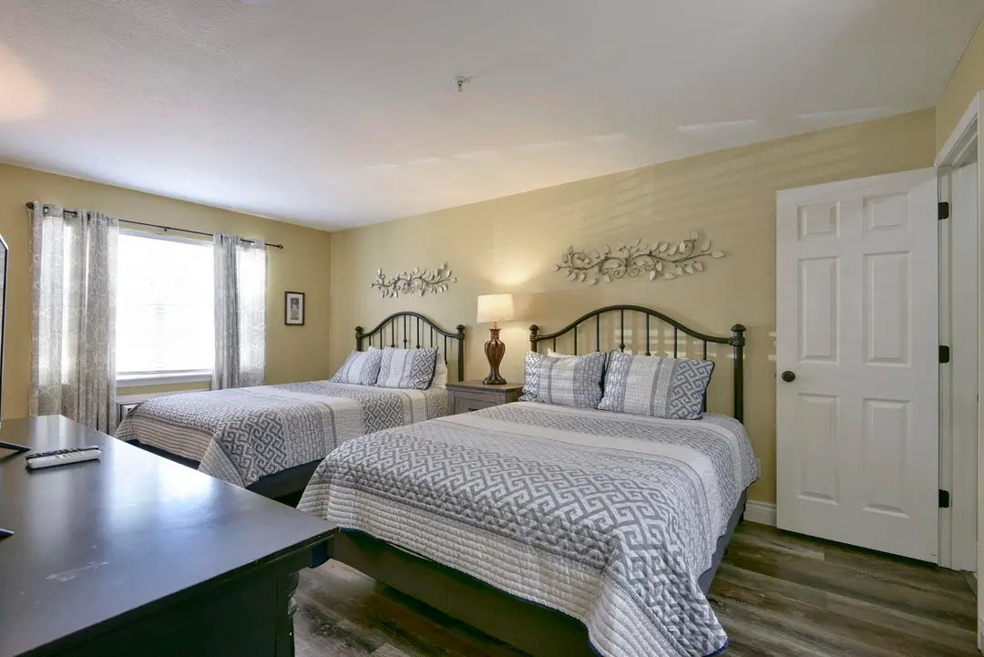 200 Golfview Drive — photo 10