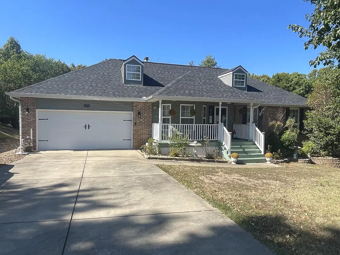 171 Ashford Drive — photo 1