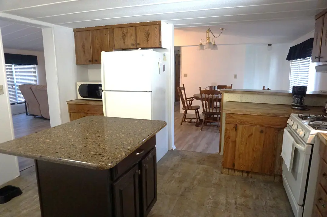 691 Showplace Gateway — photo 11