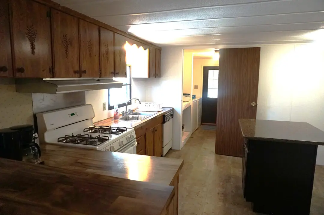 691 Showplace Gateway — photo 12