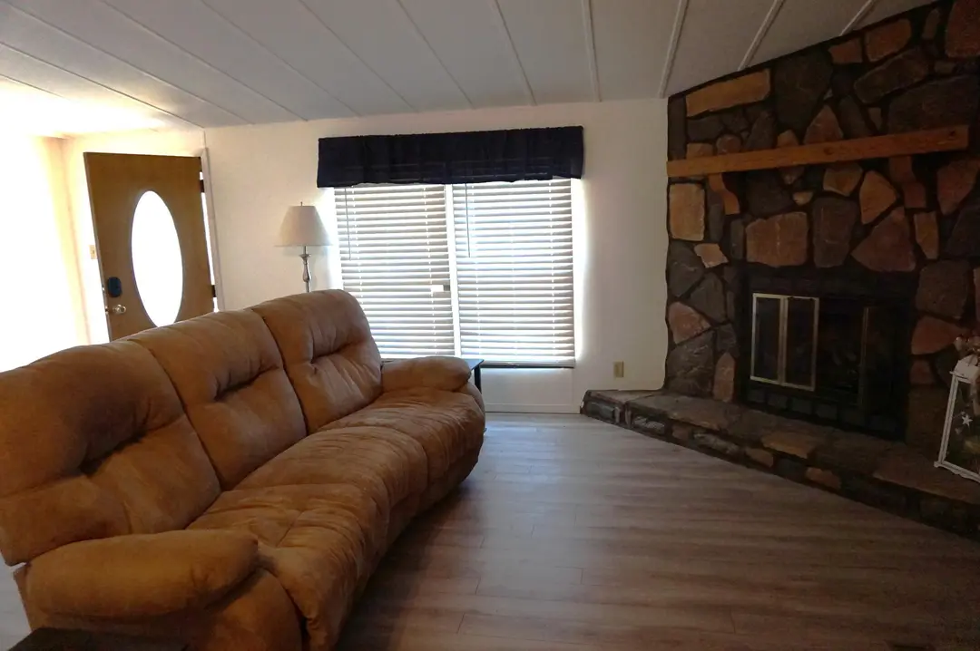 691 Showplace Gateway — photo 6