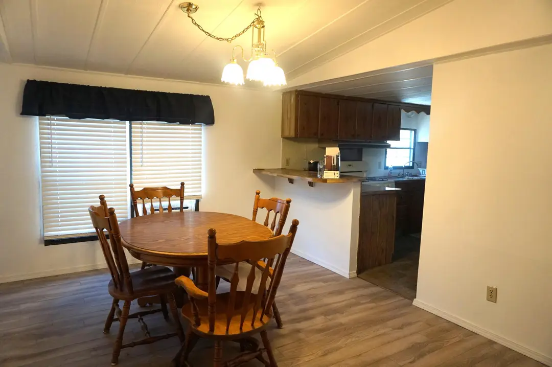 691 Showplace Gateway — photo 9