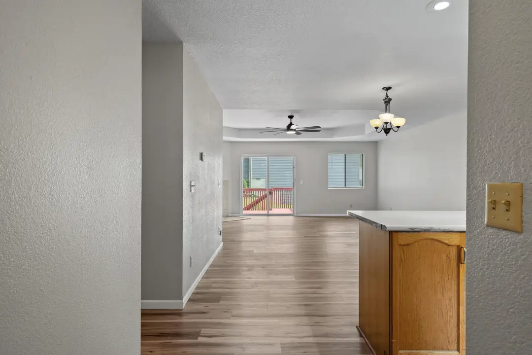 202 Travis Trail — photo 3
