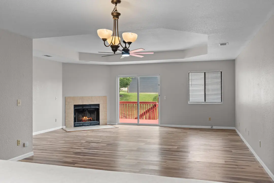 202 Travis Trail — photo 4
