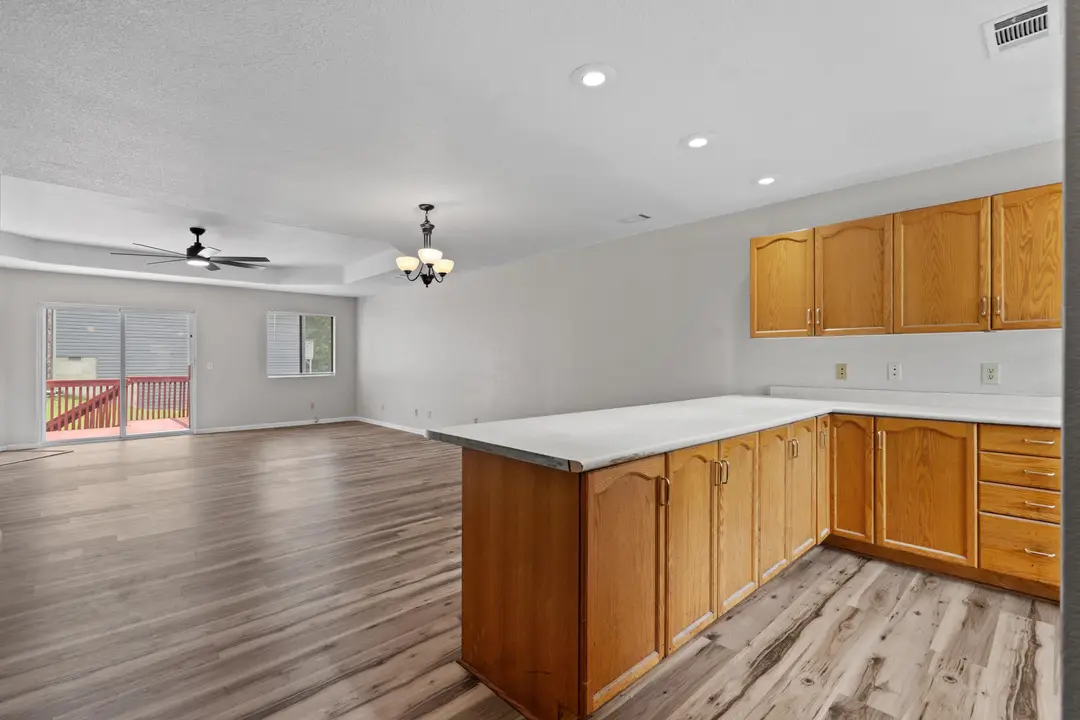 202 Travis Trail — photo 8