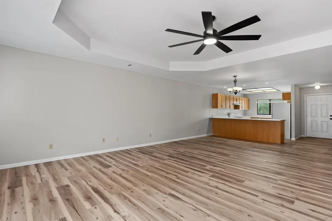 202 Travis Trail — photo 9