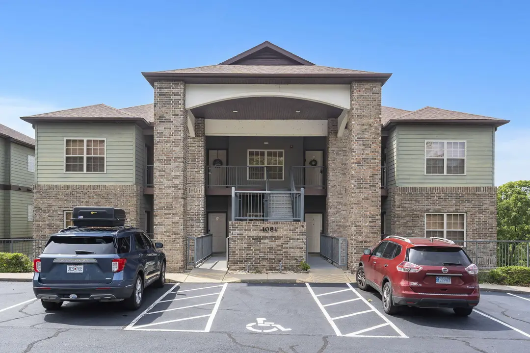 1081 Golf Drive — photo 1