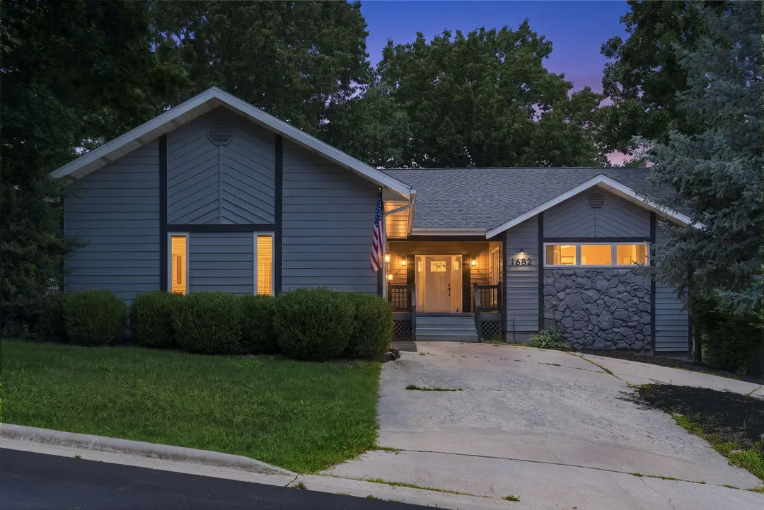 1682 Pointe Royale Drive — photo 1